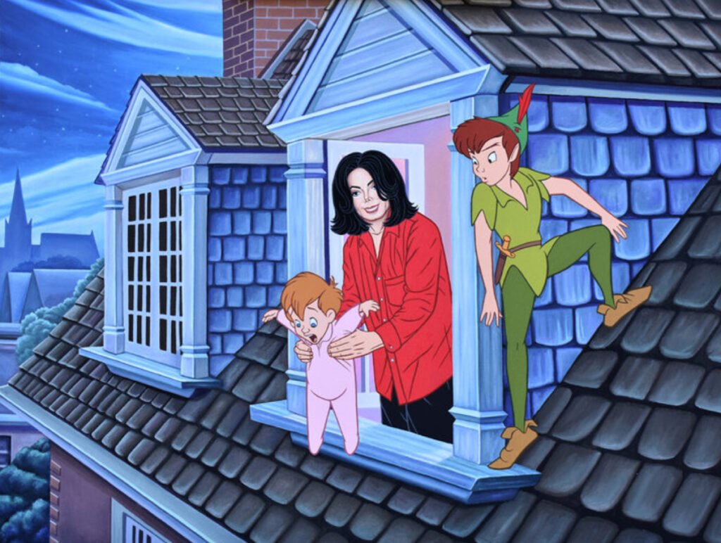 Michael Jackson con camisa color roja y pantalon negro deteniendo a un bebe con traje color rosa. Del lado derecho se encuentra peter pan con su traje color verde y zapatos color cafe.