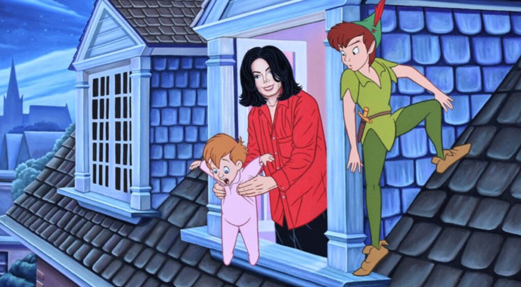 Michael Jackson sostiene aun niño perdido y Peter Pan lo observa a un costado