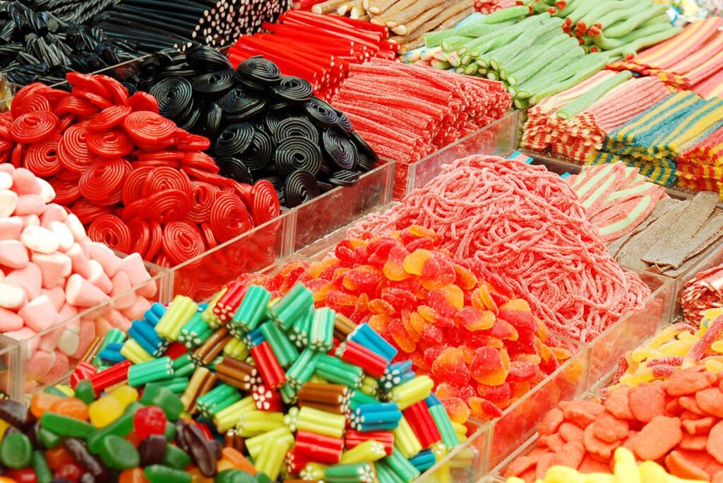Reforma antigolosinas en Sonora.
Imagen de gran variedad de dulces de diferentes colores como rojo, verde, amarillo, morado y rosa.
