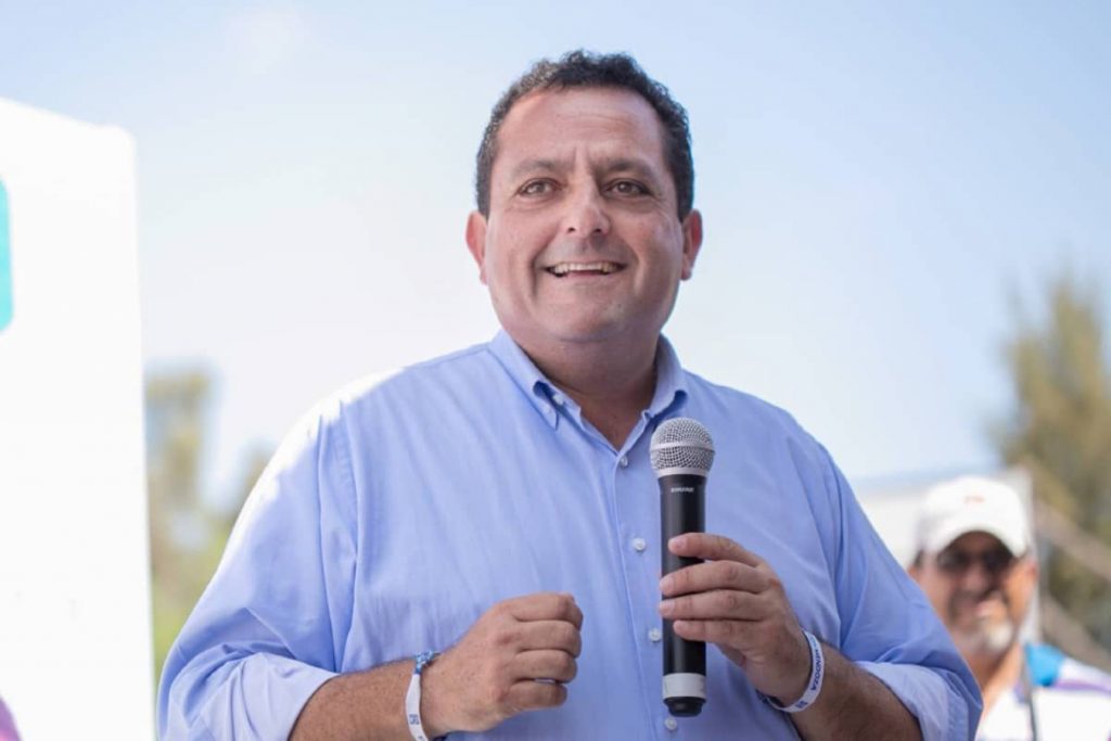 Carlos Mendoza: Gobernador de Baja California Sur