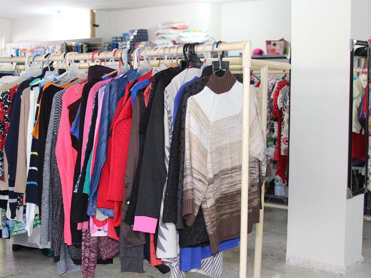 Michelle Vallejo promueve el reciclaje creativo de prendas en colaboración  con el Banco de Ropa de Hermosillo - Noro
