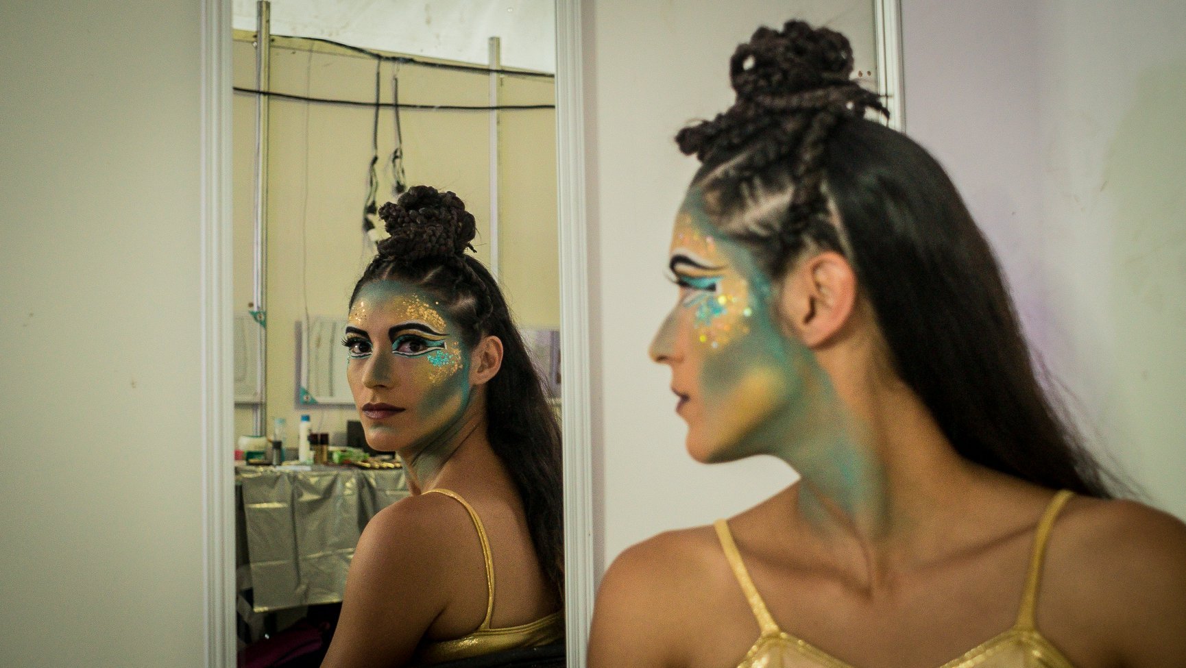Artista de la ópera “Aida” de  Giuseppe Verdi después de ser maquillada por Meme García. 