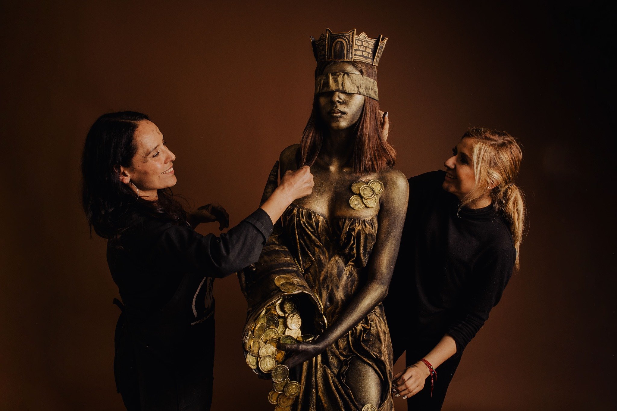 Meme García representando a la diosa  Abundantia en colaboración con la maquillista Kareen Ruiz.   