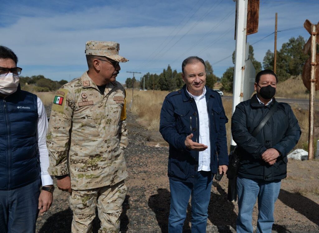 El gobernador de Sonora se reunio con el canciller Marcelo Ebrad para plantear la reubicacion del ferrocarril