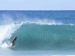 Las olas de las playas de Tijuana y Rosarito son ideales para practicar surf
