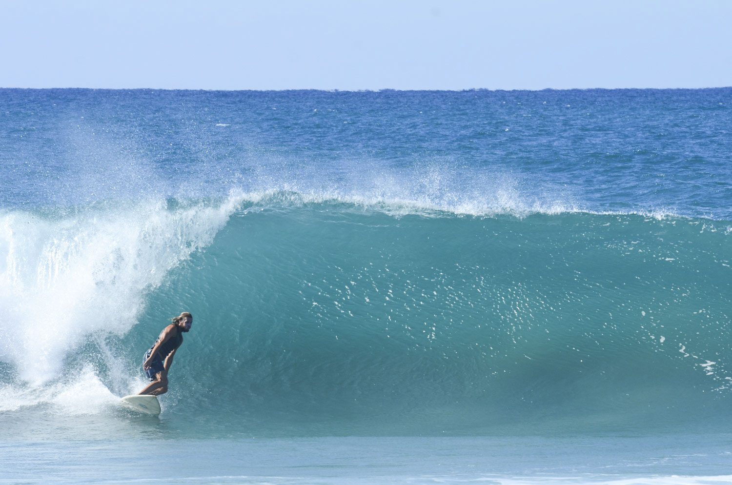 Las olas de las playas de Tijuana y Rosarito son ideales para practicar surf