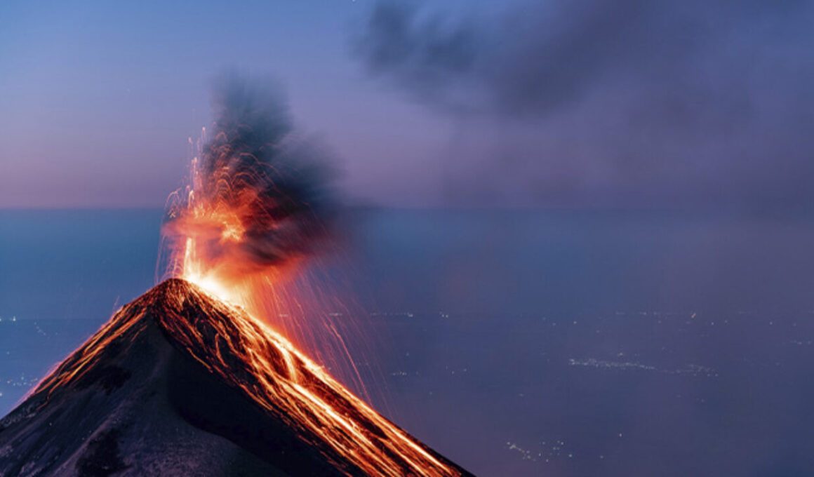 erupcion-de-volcan-composicion-quimica-de-la-lava-reacciones-quimicas-de-los-volcanes-1280x720
