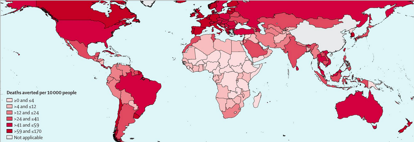 Es una imagen de un mapa mundo. El mar se ve azul, los países se muestran en rojo o más claro, para indicar las estimaciones de muertes salvadas.