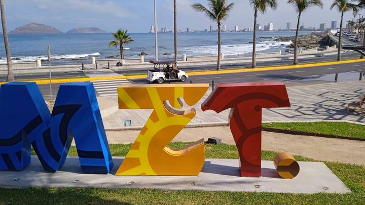 Las tres letras que simbolizan Mazatlán, que este verano espera incremento en su derrama económica por actividad turística