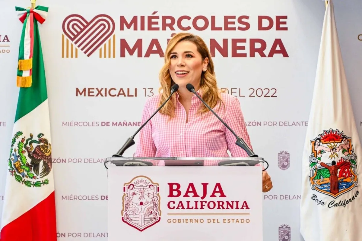 La gobernadora de Baja California, Marina del Pilar Ávila en una rueda de prensa que otorga los miércoles.