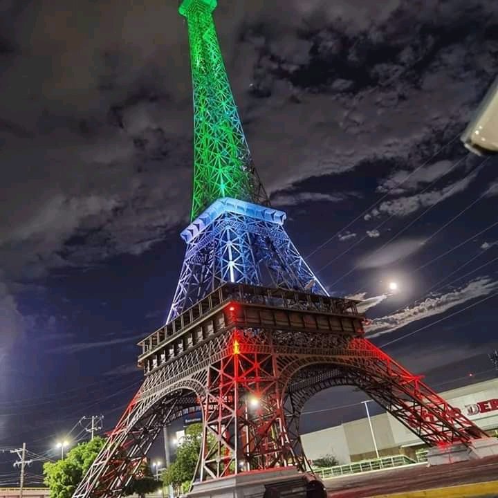 Torre Eiffel Tus Buenas Noticias
