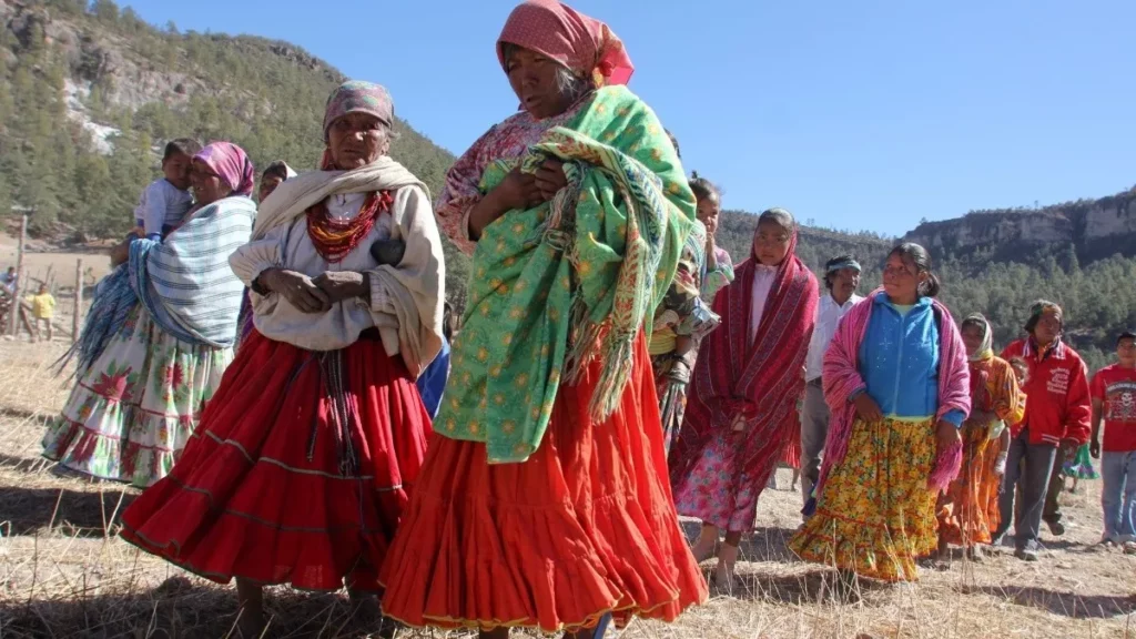 dia de muertos en la sierra tarahumara una fiesta que empieza en el funeral 6