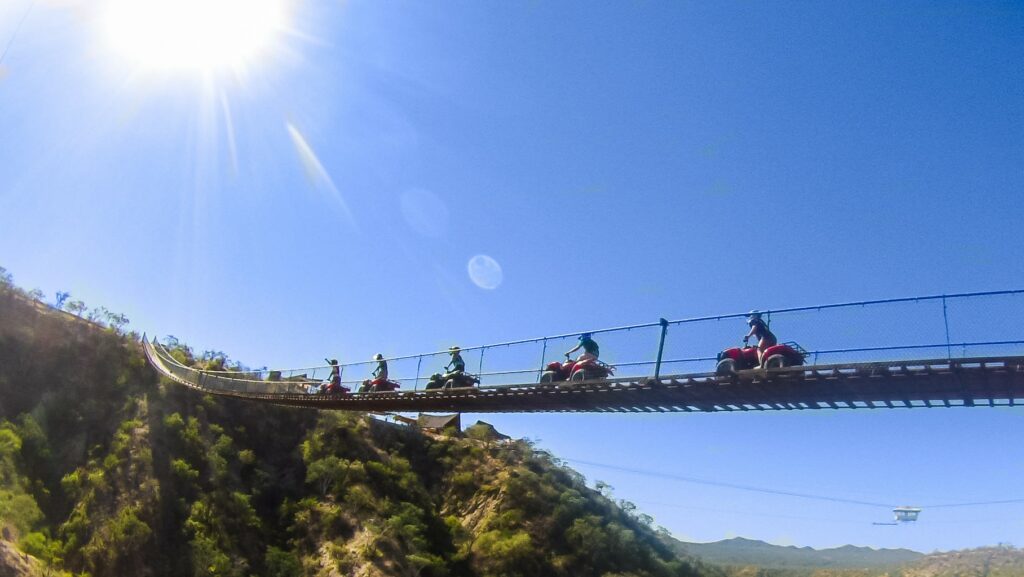 The Canyon Bridge el puente de madera más largo del mundo BCS