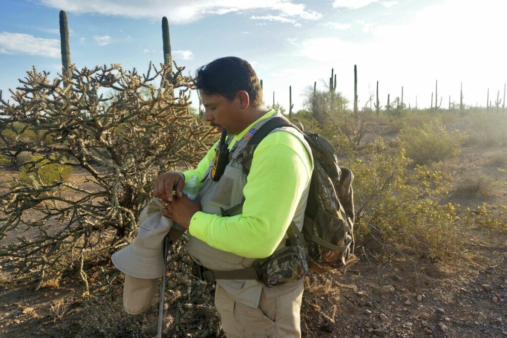 Capellanes del desierto, la asociación que apoya migrantes en el desierto entre Sonora y Arizona