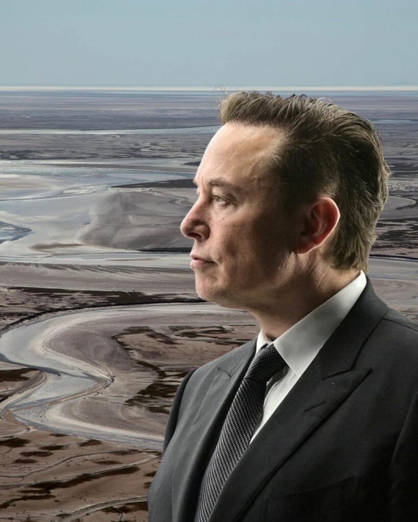 Elon Musk y de fondo un río seco en México