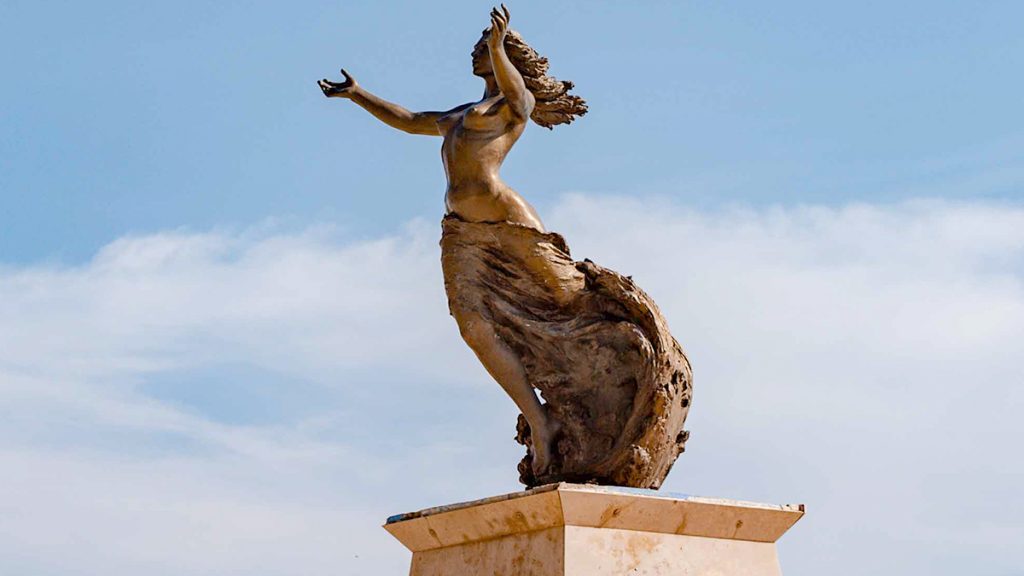 El Monumento a la Mujer Mazatleca un simbolo con 40 anos de antiguedad 2