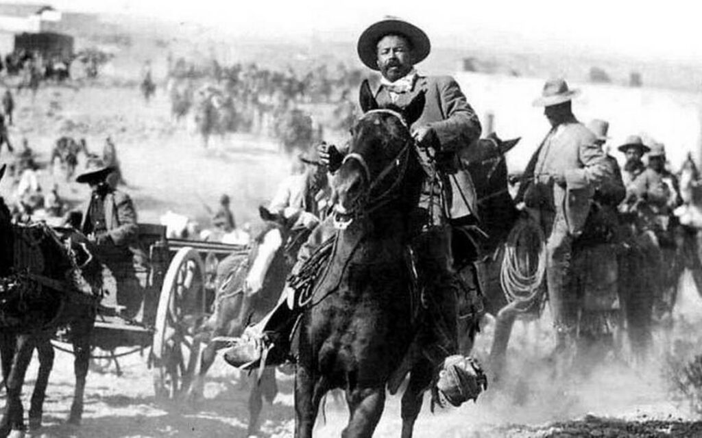 El uniforme de Pancho Villa de los Alacranes de Durango que ha causado controversia