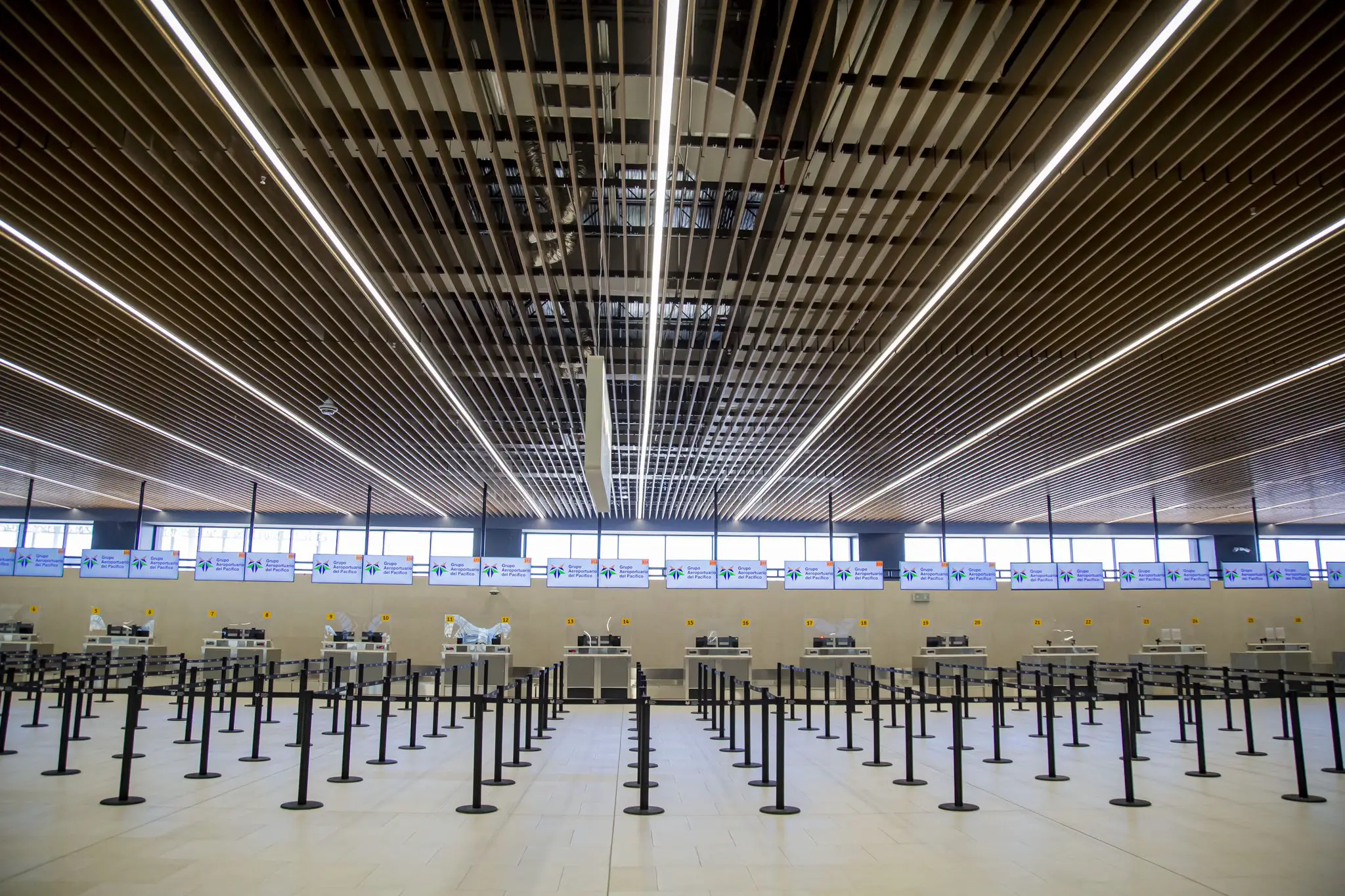 According to Governor Marina del Pilar Avila Olmeda, this airport "opens the door to the world for Tijuana to receive thousands of daily visitors, but also to have international flights." 