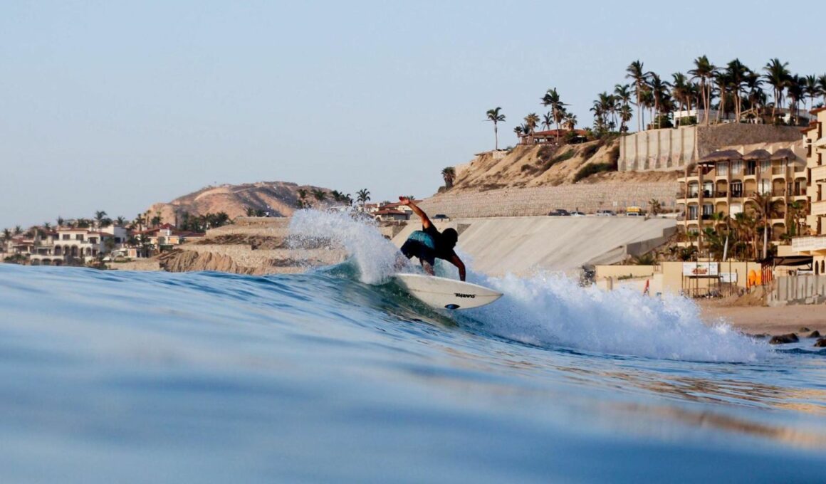 Las 5 mejores playas para surfear en Baja California Sur