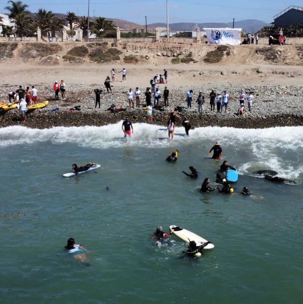 nosotras y el mar las surfistas de baja california que estan limpiando las playas mujeres por el mar