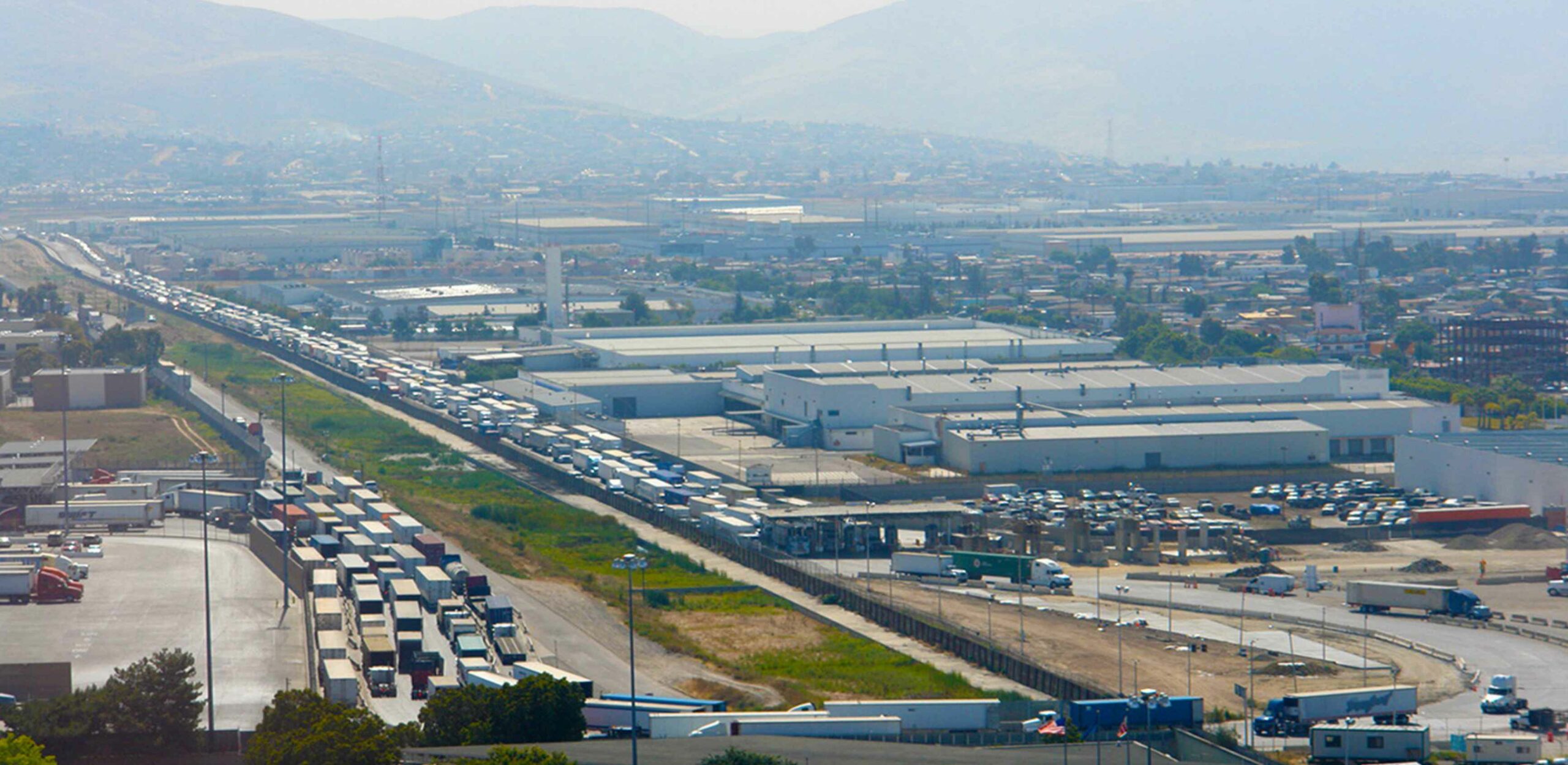 En 2016, la frontera California-Baja California fue cruzada aproximadamente 73 millones de veces por personas (individuos cruzando como peatones, en vehículos personales o autobuses), más de 31 millones de veces por vehículos personales y más de 1 millón de veces por vehículos comerciales (camiones), solo en dirección norte. Aproximadamente el 70% de todas las personas cruzaron a través de los POE de San Diego, mientras que el 30% lo hizo a través del condado de Imperial. De los más de 1 millón de cruces de camiones, los POE de Otay Mesa, Calexico Este y Tecate procesaron el 70%, el 26% y el 4% del total, respectivamente.