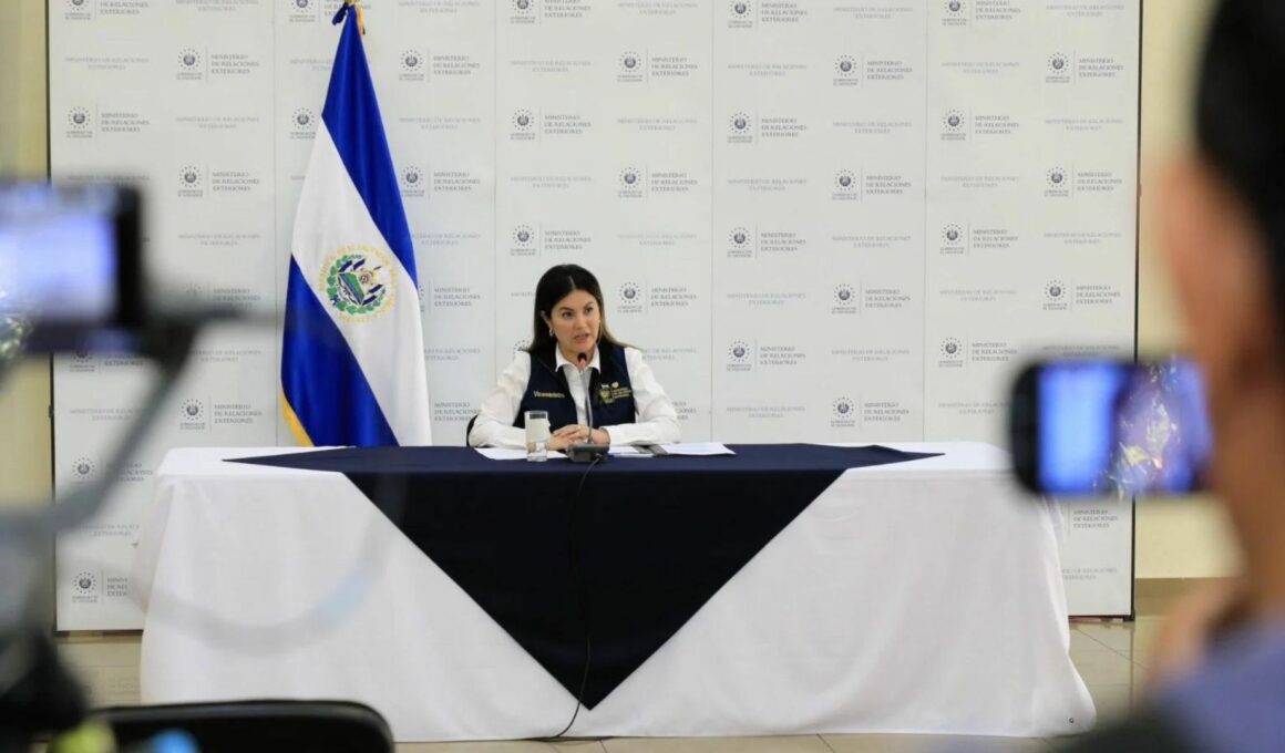 El Salvador exige renuncia de autoridades migratorias mexicanas
