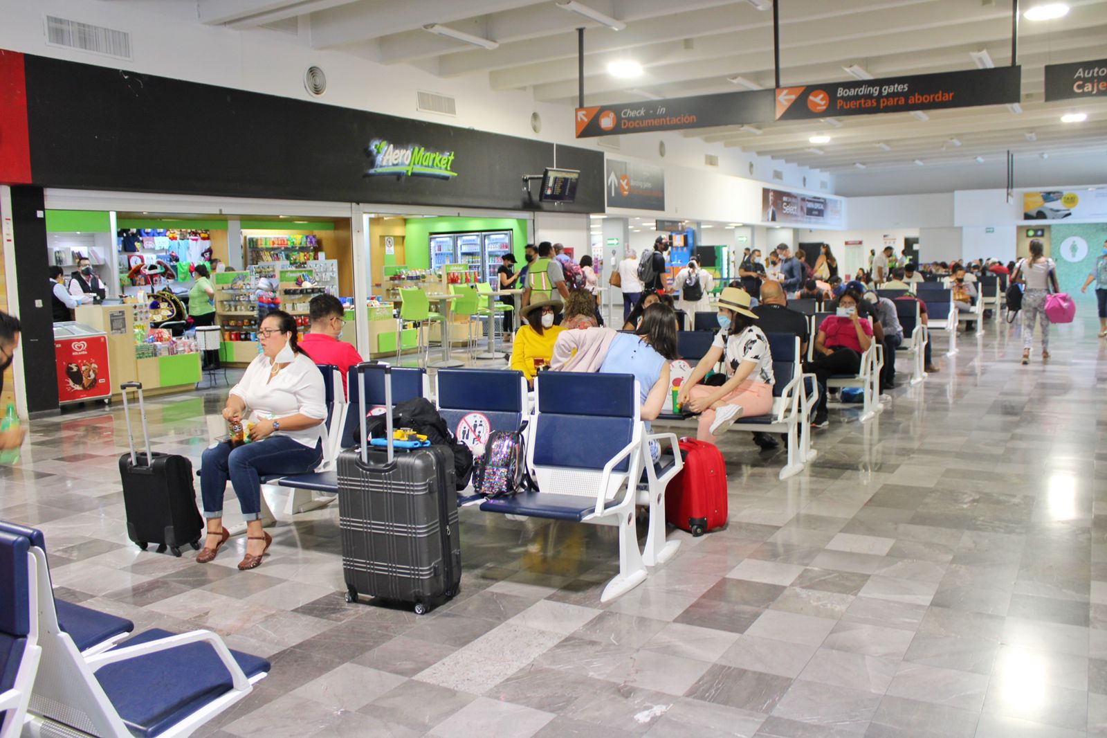 En el caso de La Paz, las conexiones aéreas incluirán vuelos desde la capital del estado a Mazatlán, operados por Viva Aerobús, y hacia Chihuahua, operados por TAR, con salidas los jueves y sábados a partir del primero de abril.