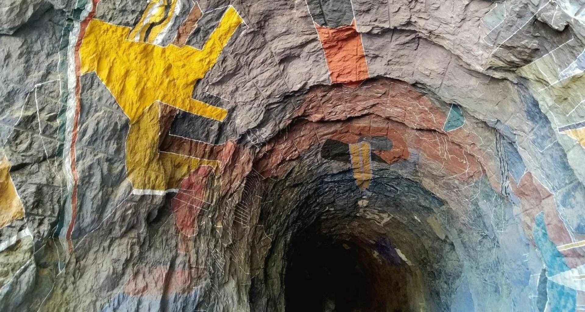 Presa Huites: sitio de 5 mil metros de pinturas rupestres