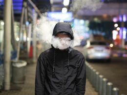 Fumadores: 20% de la población masculina en el país fuma