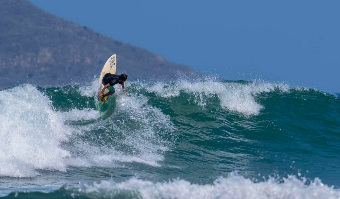 Surf en Sinaloa: las 8 mejores playas para surcar las olas