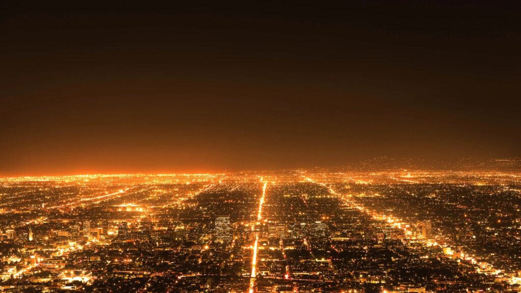 Contaminación lumínica afecta la observación astronómica en la ciudades.