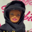 Crean Barbie Buscadora para atraer donativos para colectivo de búsqueda.