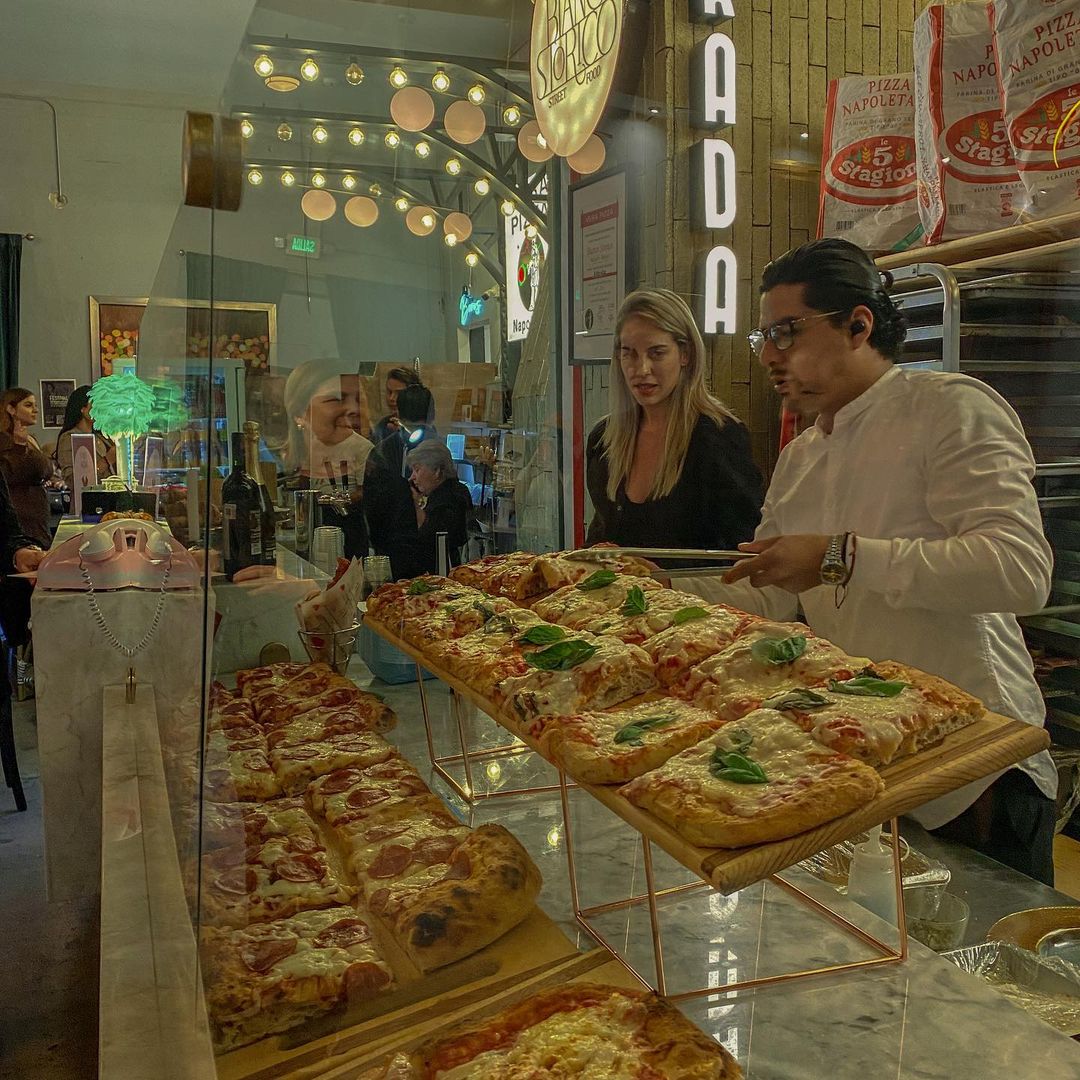 Pizzeria en Mercado Cine Curto