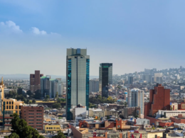 Gentrificación en Tijuana y la construcción de edificios de departamentos están aumentando el precio de vivienda.