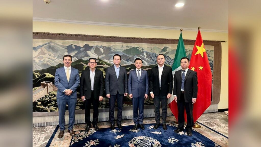 Empresarios duranguenses se reúnen con embajador de China