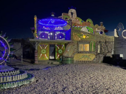 La Casa de las Botellas: un monumento artístico y ecológico en Casas Grandes