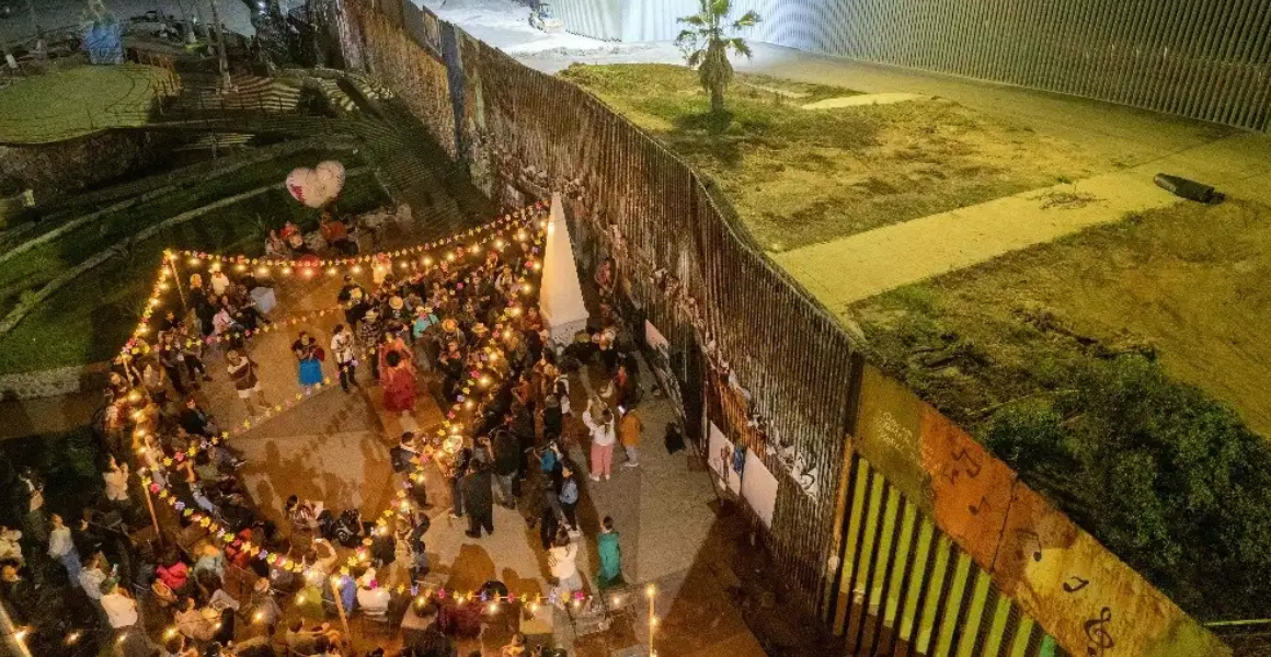 Realizan el Fandango Fronterizo en Tijuana como protesta contra el muro