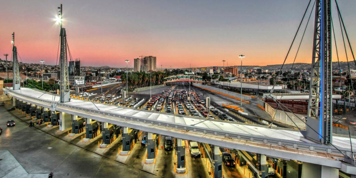 Cruce vehícular de Tijuana a San Diego presenta filas interminables