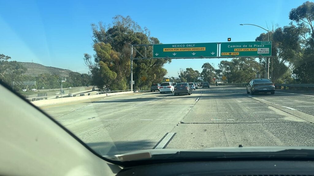 abren carriles carretera demora san diego tijuana baja california