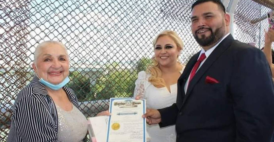 Puentes fronterizos se convierten en altares de boda en la frontera