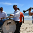 Embajador de Reino Unido toca y baila música de banda en Mazatlán